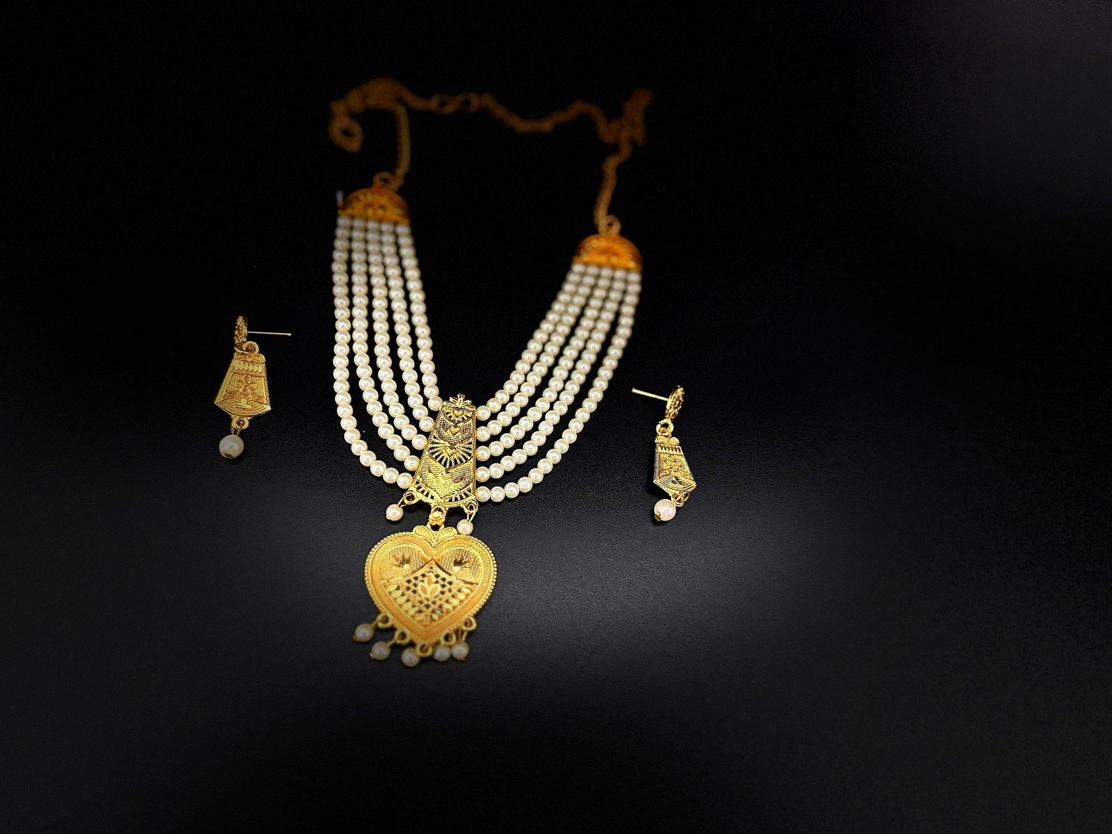 Bridal Pearl Gold Necklace Set