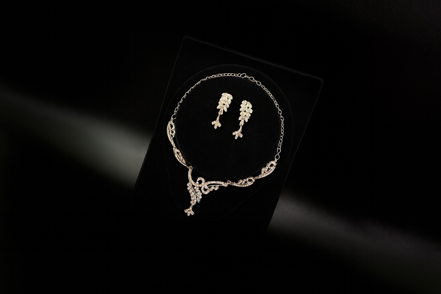 Elegant Diamond Leaf Necklace and Earrings Set for Women