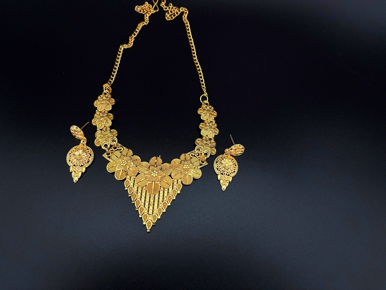 Floral Bridal Necklace Set Antique Golden Finish