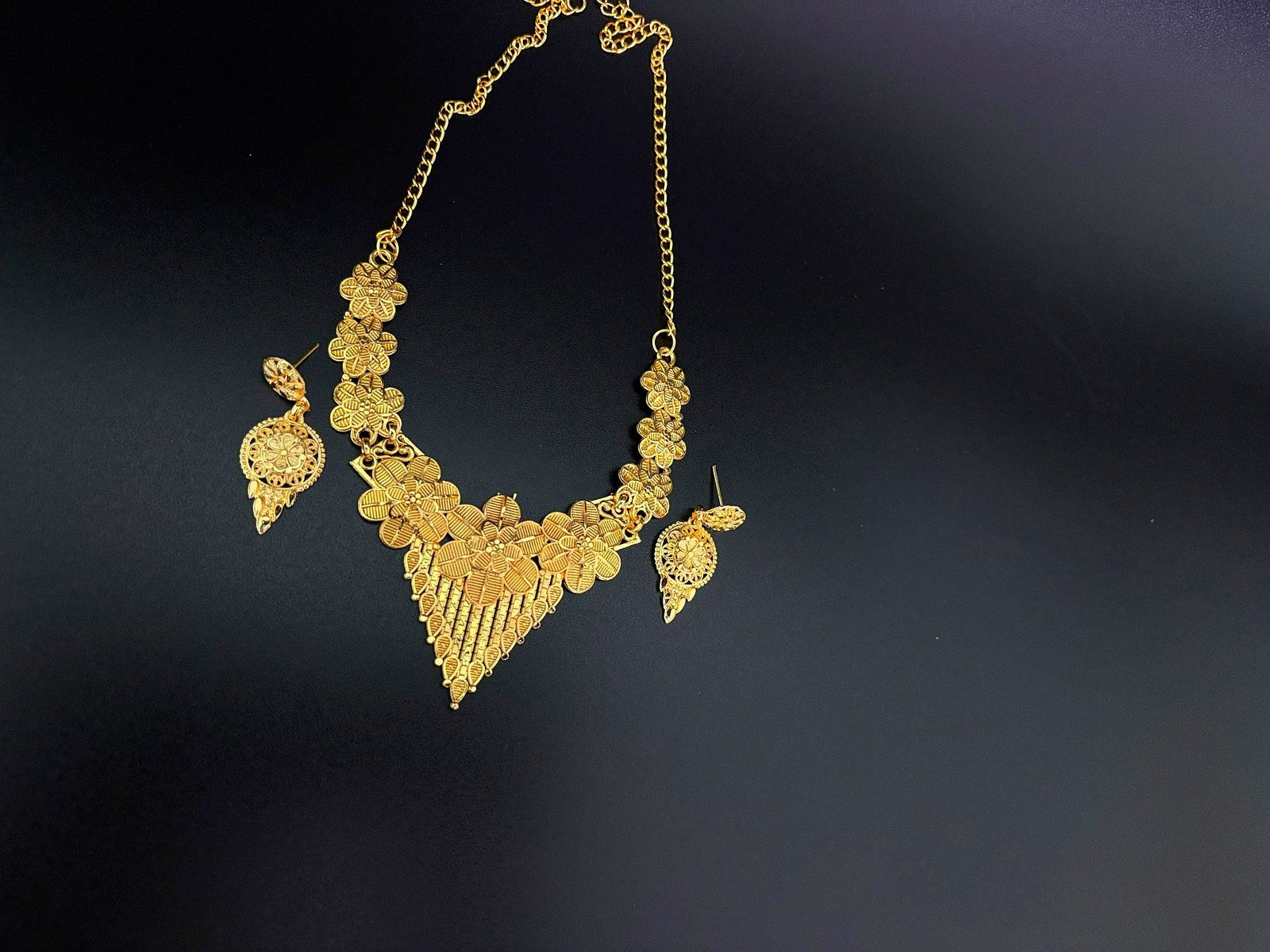 Floral Bridal Necklace Set Antique Golden Finish