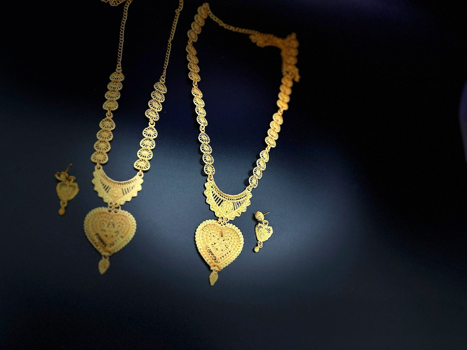 Matching Bridal Heart Necklace Set Golden Finish
