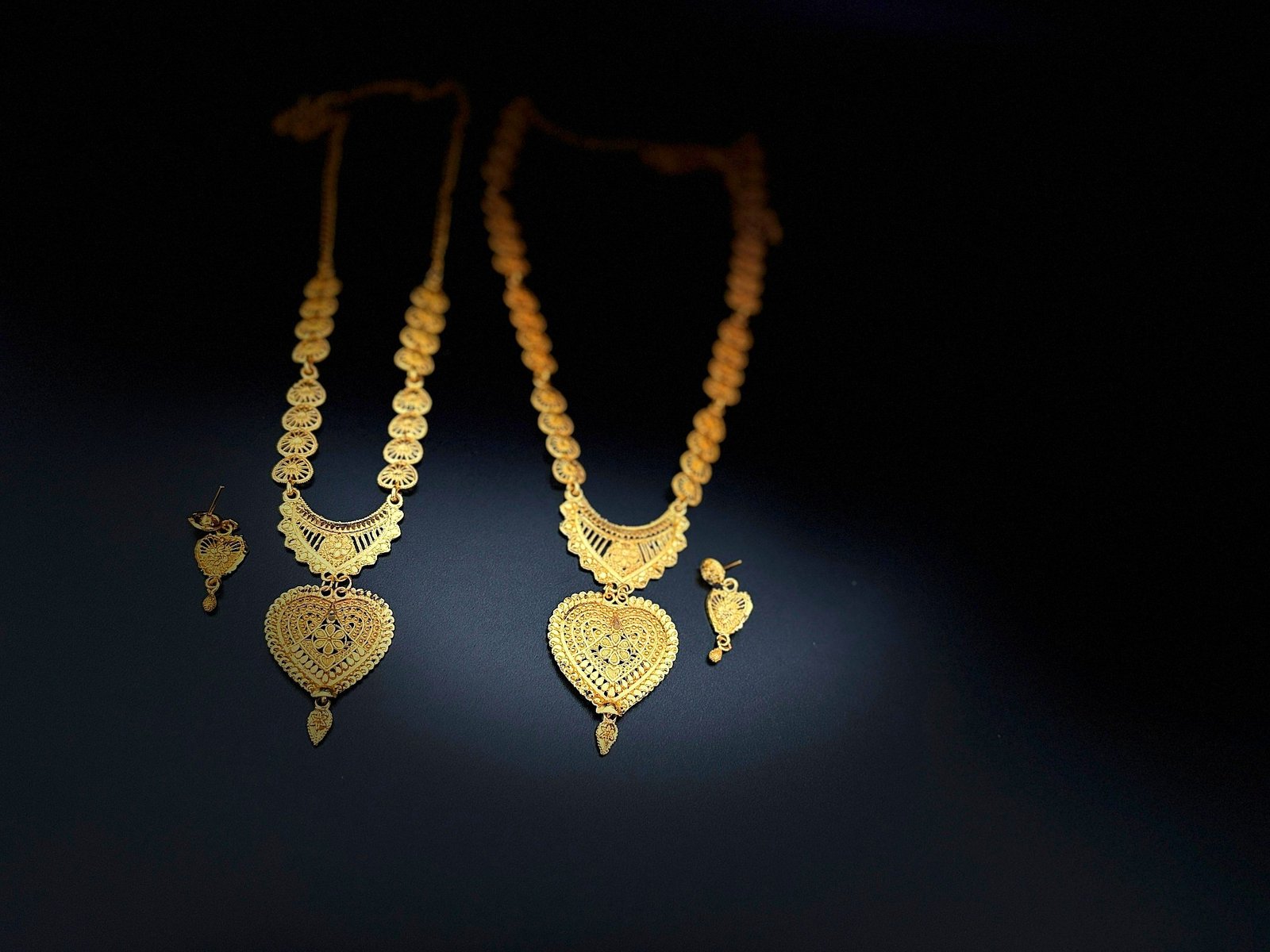 Matching Bridal Heart Necklace Set Golden Finish