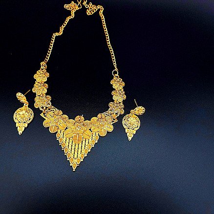 Floral Bridal Necklace Set Antique Golden Finish