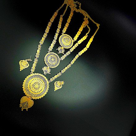 Multi Layered Bridal Round Pendant Necklace Set